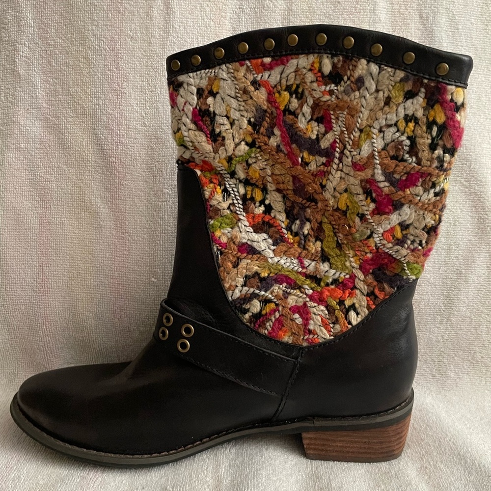 Women’s: Spring Step Woven Leather Boots (Size: 37 / 6.5 US) - Picture 2 of 6